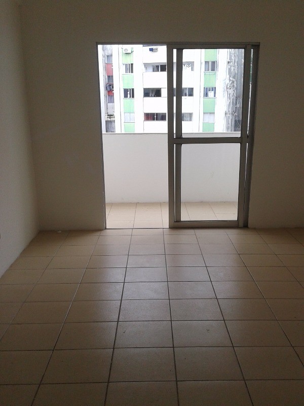 Apartamento à venda com 3 quartos, 80m² - Foto 3