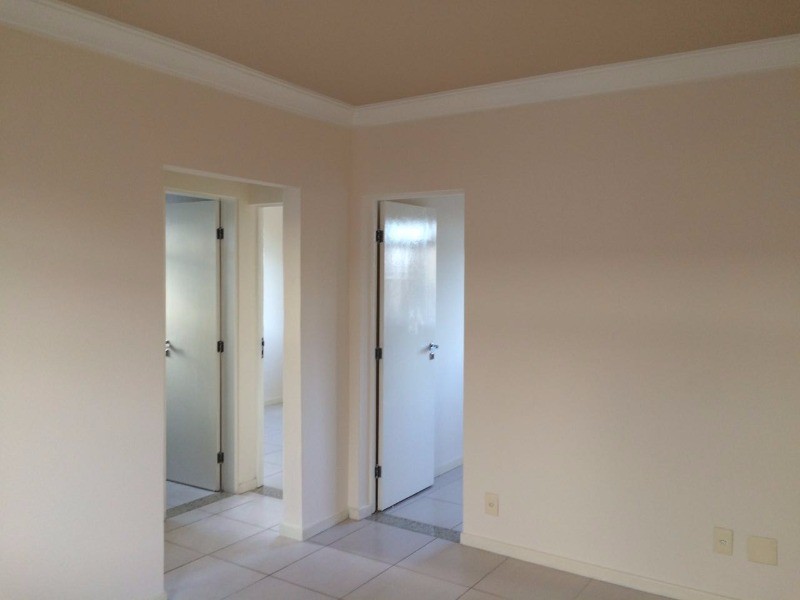 Apartamento à venda com 2 quartos, 65m² - Foto 1