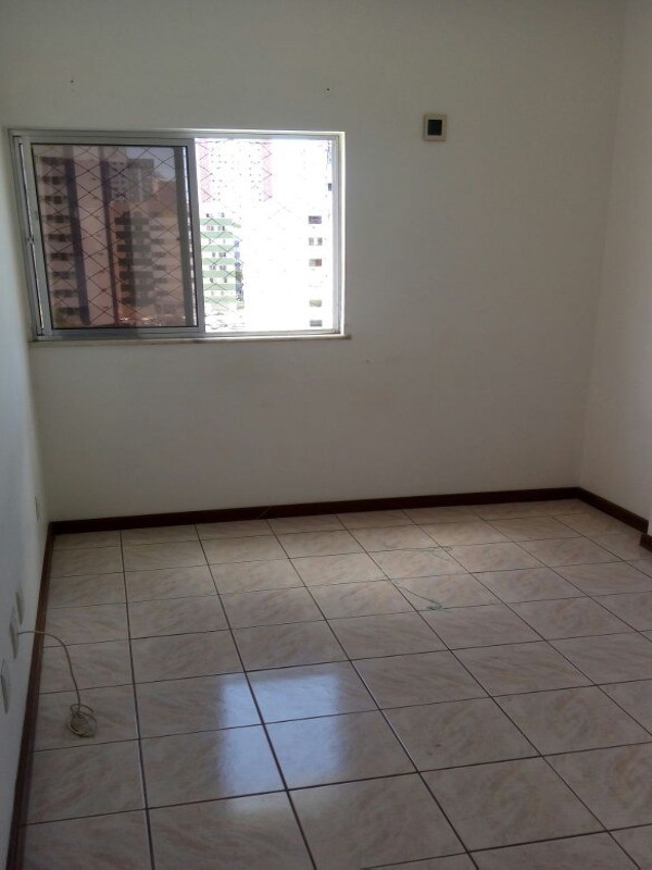 Apartamento à venda com 2 quartos, 60m² - Foto 4