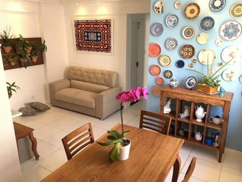 Apartamento à venda com 2 quartos, 70m² - Foto 1