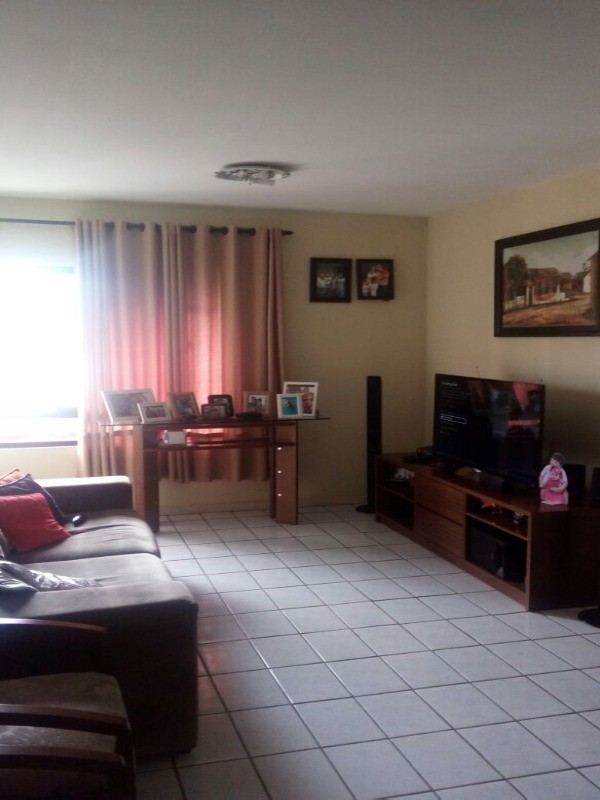 Apartamento à venda com 2 quartos, 70m² - Foto 1