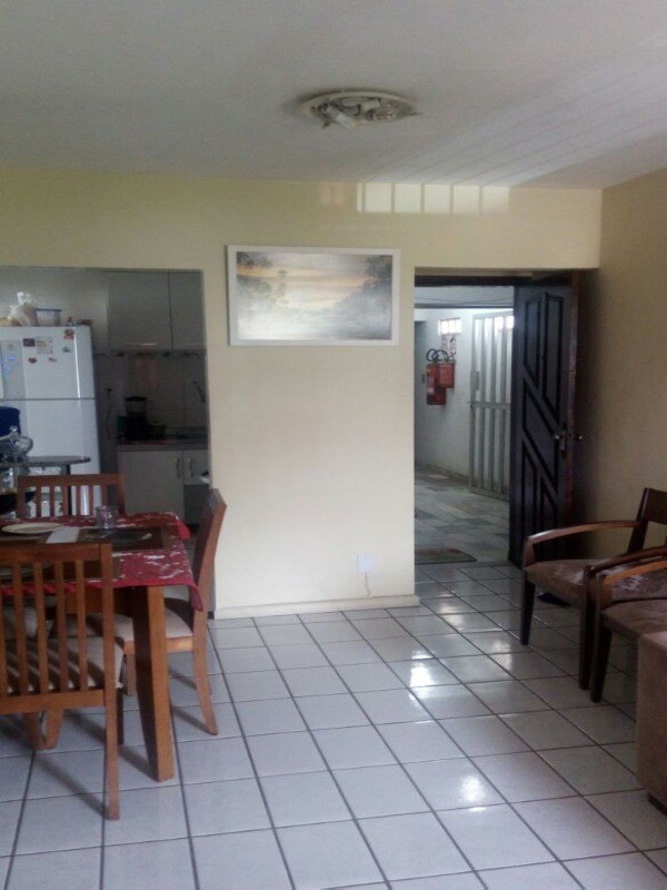 Apartamento à venda com 2 quartos, 70m² - Foto 2