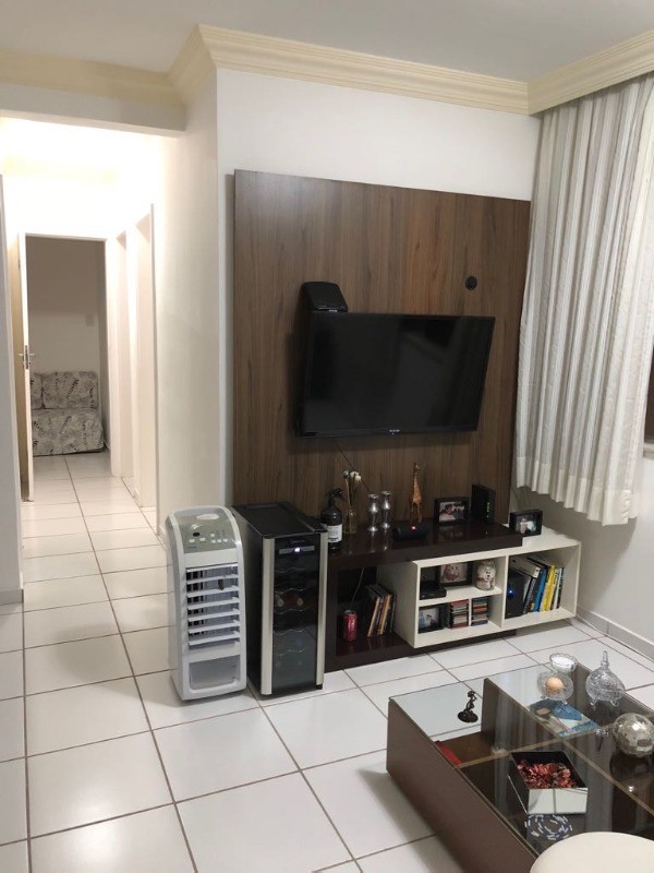 Apartamento à venda com 2 quartos, 65m² - Foto 2