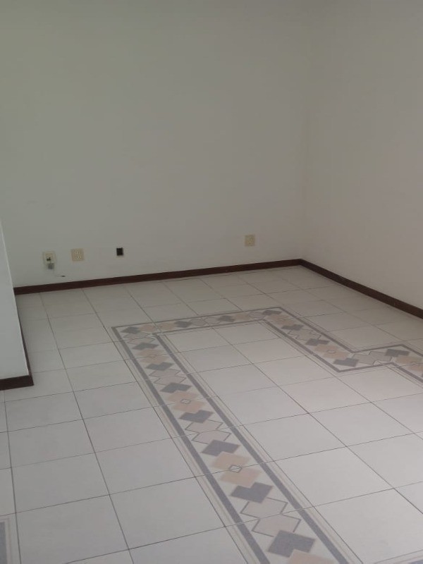 Apartamento à venda com 3 quartos, 70m² - Foto 3