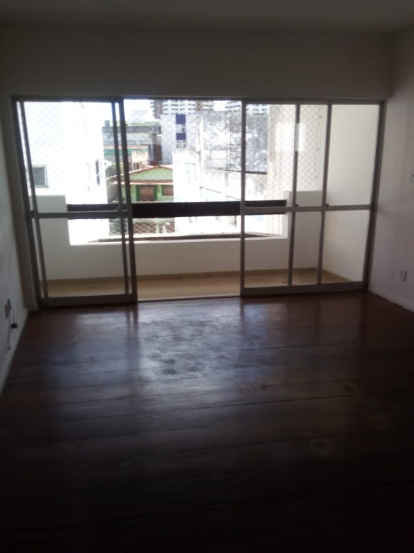 Apartamento à venda com 3 quartos, 70m² - Foto 1