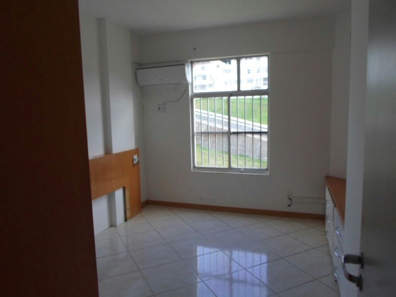 Apartamento à venda com 2 quartos, 70m² - Foto 1