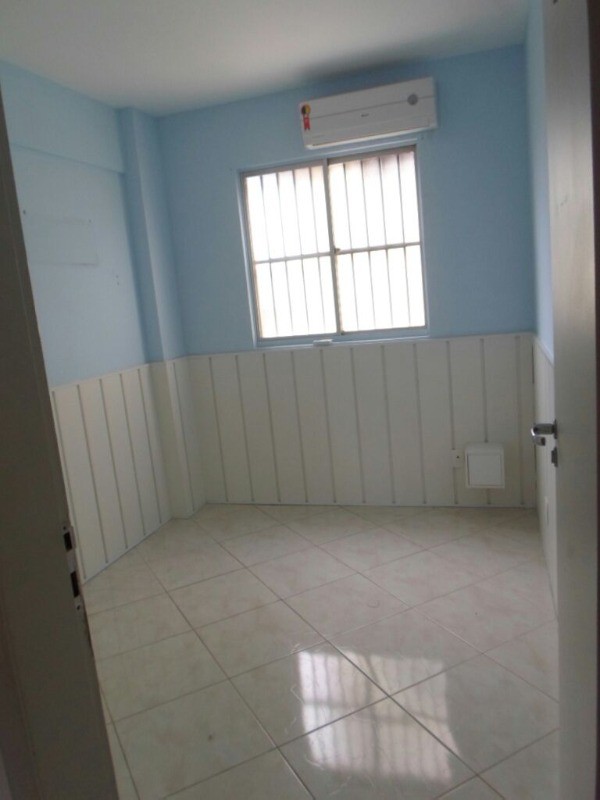 Apartamento à venda com 2 quartos, 70m² - Foto 2