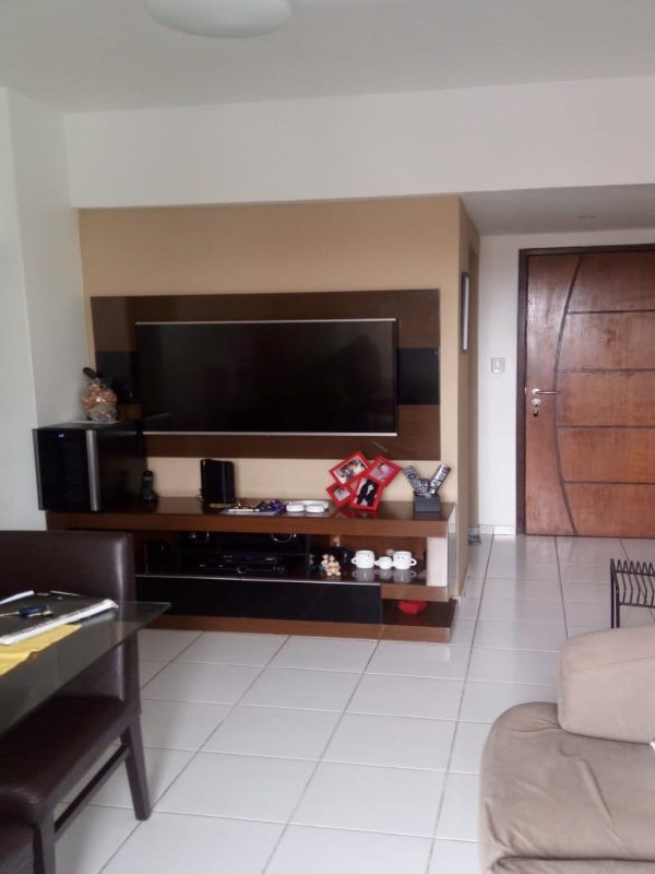 Apartamento à venda com 2 quartos, 60m² - Foto 2