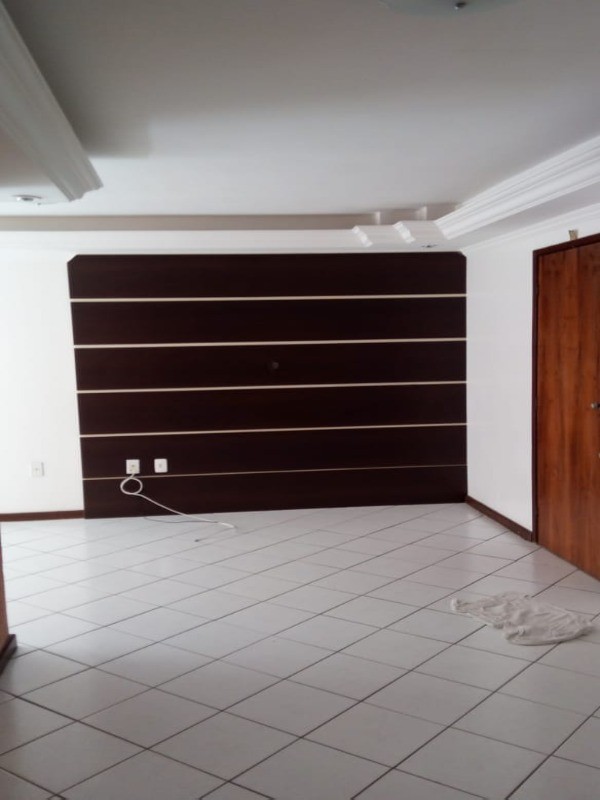 Apartamento à venda com 3 quartos, 90m² - Foto 3