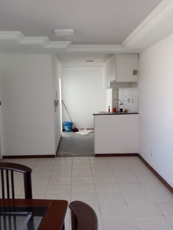 Apartamento à venda com 2 quartos, 65m² - Foto 2