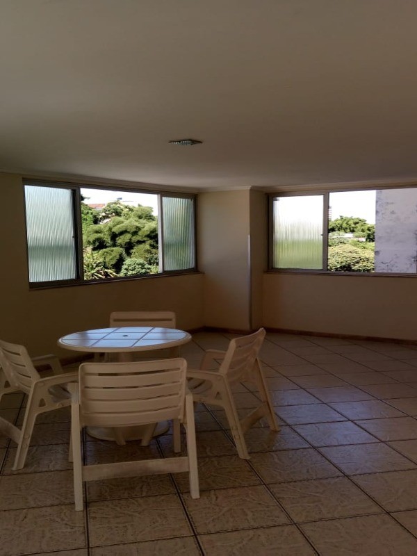 Apartamento à venda com 2 quartos, 75m² - Foto 19