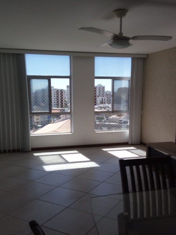 Apartamento à venda com 2 quartos, 75m² - Foto 3