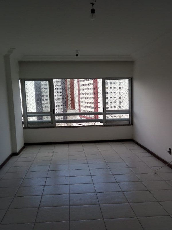 Apartamento à venda com 2 quartos, 70m² - Foto 1