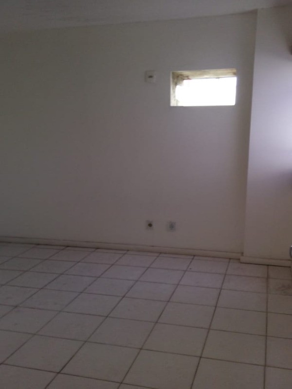 Apartamento à venda com 2 quartos, 70m² - Foto 4