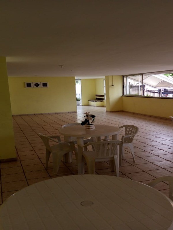 Apartamento à venda com 2 quartos, 70m² - Foto 9