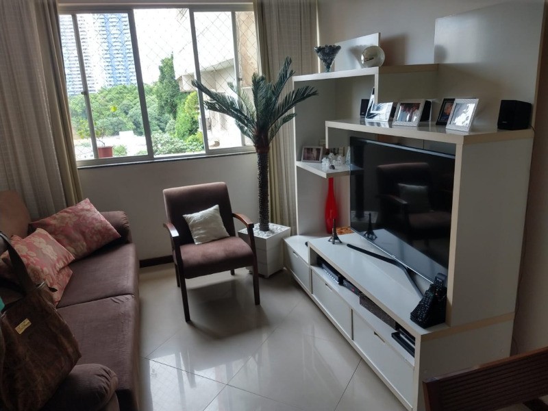 Apartamento à venda com 2 quartos, 70m² - Foto 3