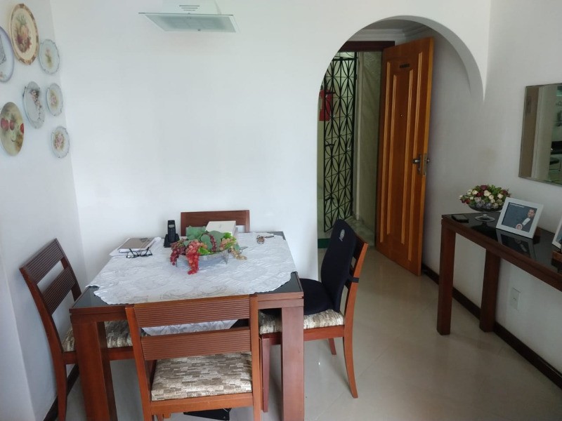 Apartamento à venda com 2 quartos, 70m² - Foto 4