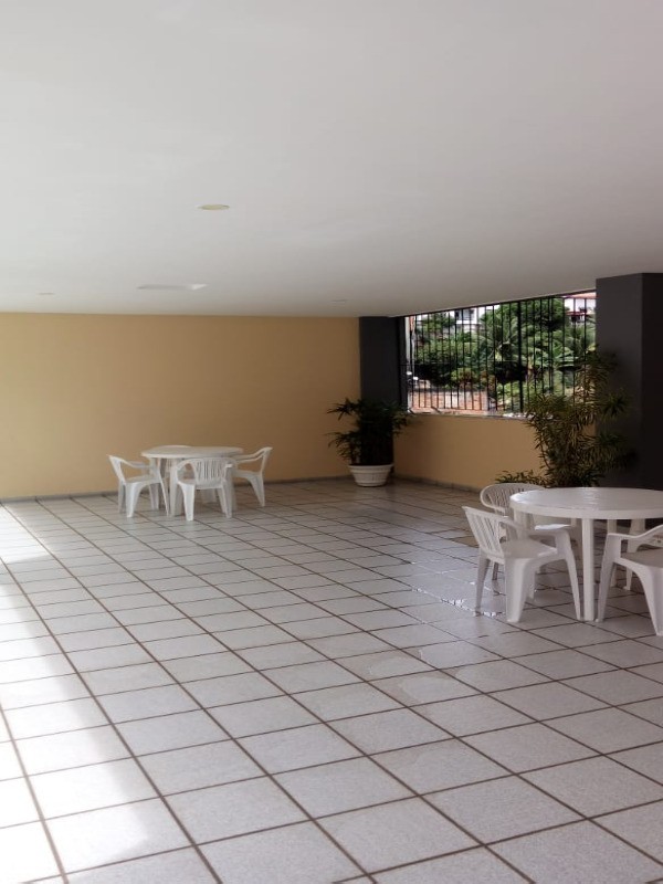 Apartamento à venda com 2 quartos, 65m² - Foto 13