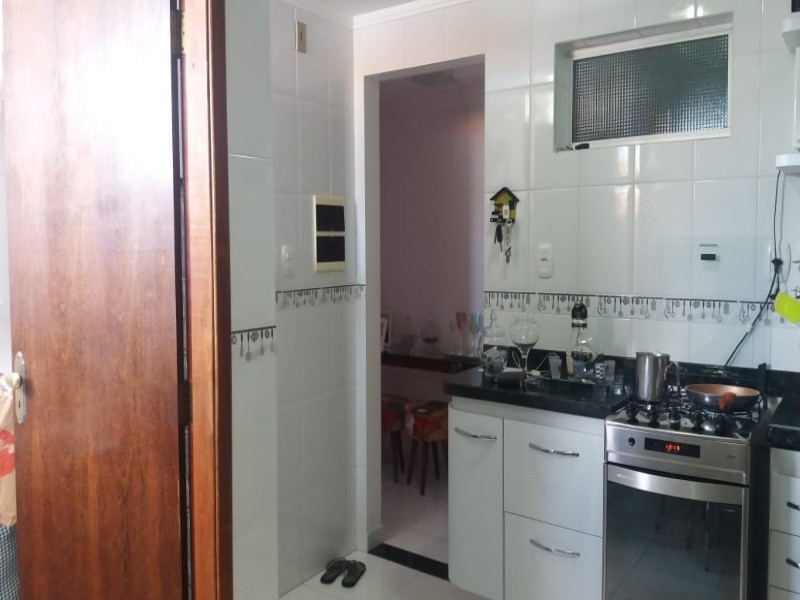 Apartamento à venda com 2 quartos, 60m² - Foto 18