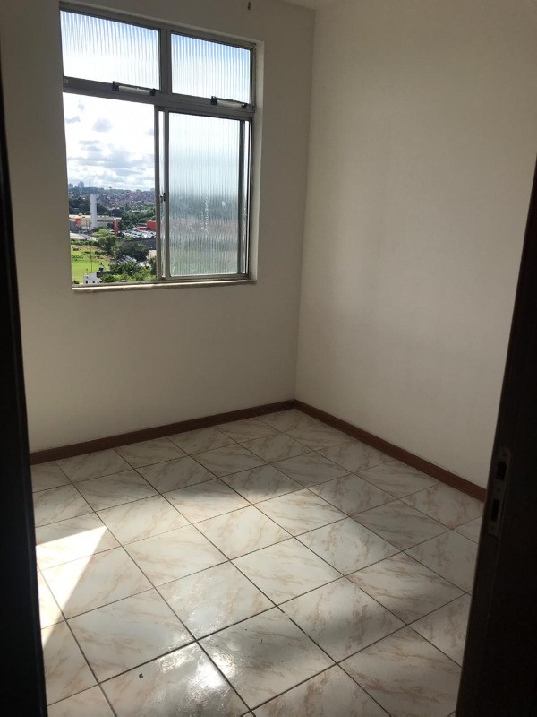 Apartamento à venda com 3 quartos, 80m² - Foto 3