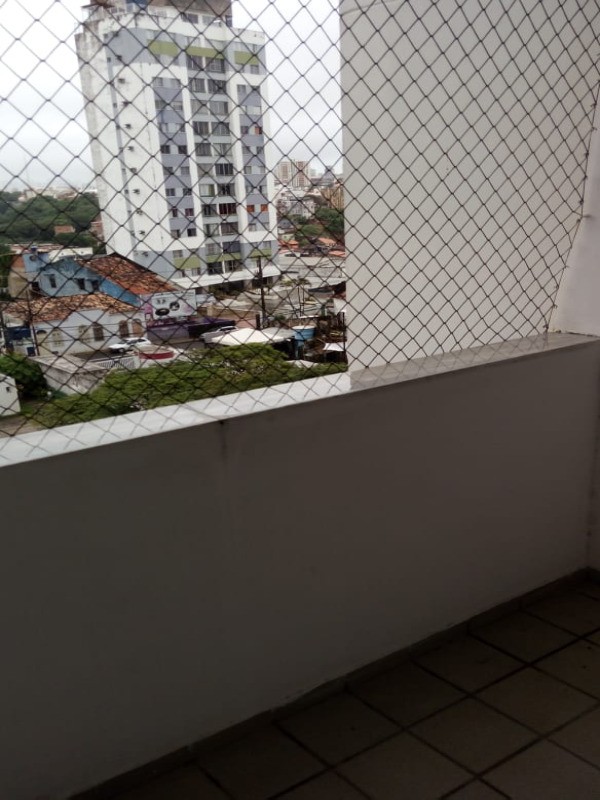 Apartamento à venda com 3 quartos, 70m² - Foto 2