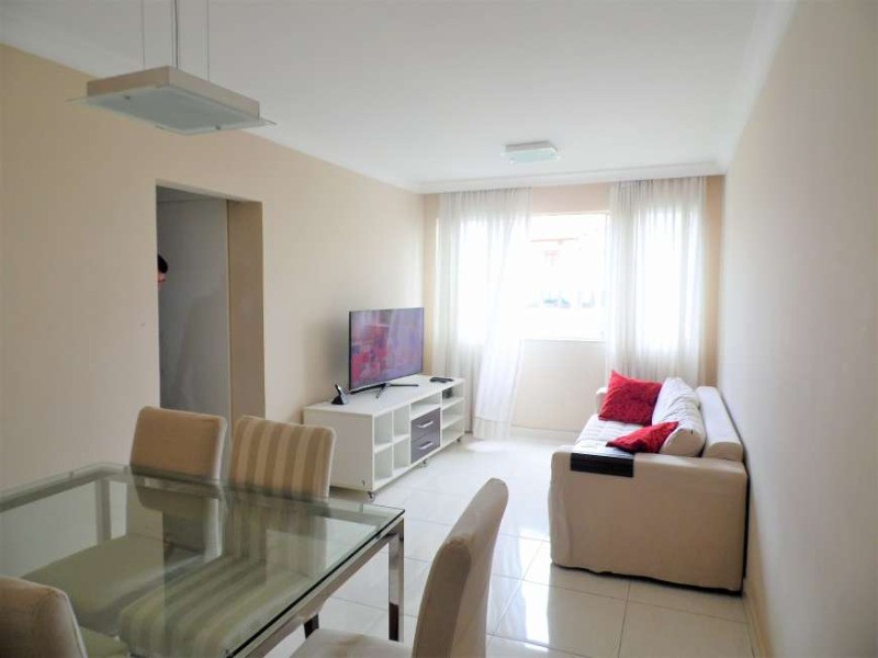 Apartamento à venda com 3 quartos, 70m² - Foto 1