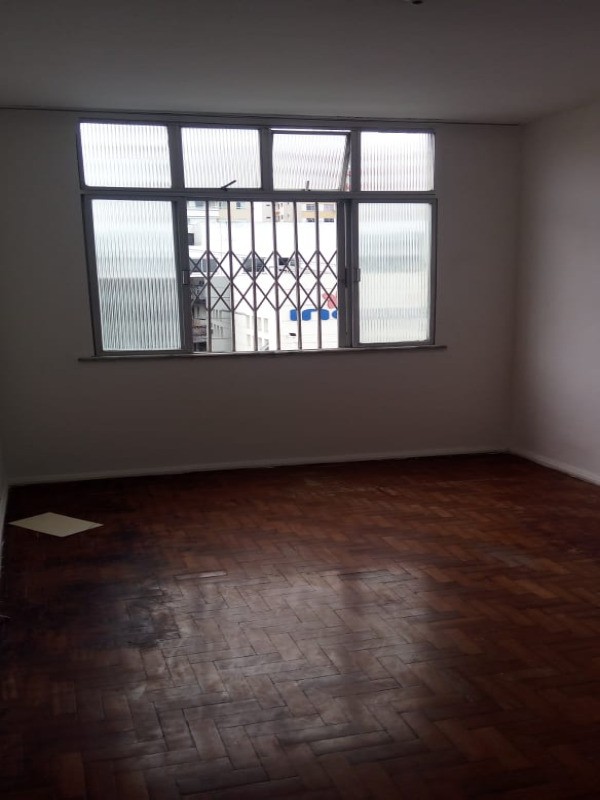 Apartamento à venda com 2 quartos, 70m² - Foto 1