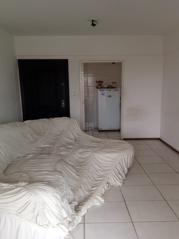 Apartamento à venda com 2 quartos, 60m² - Foto 3