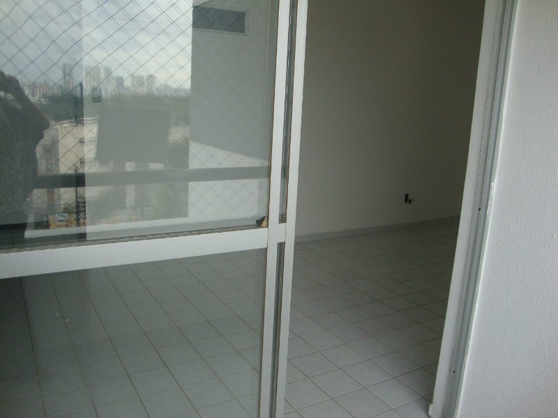 Apartamento à venda com 2 quartos, 60m² - Foto 3