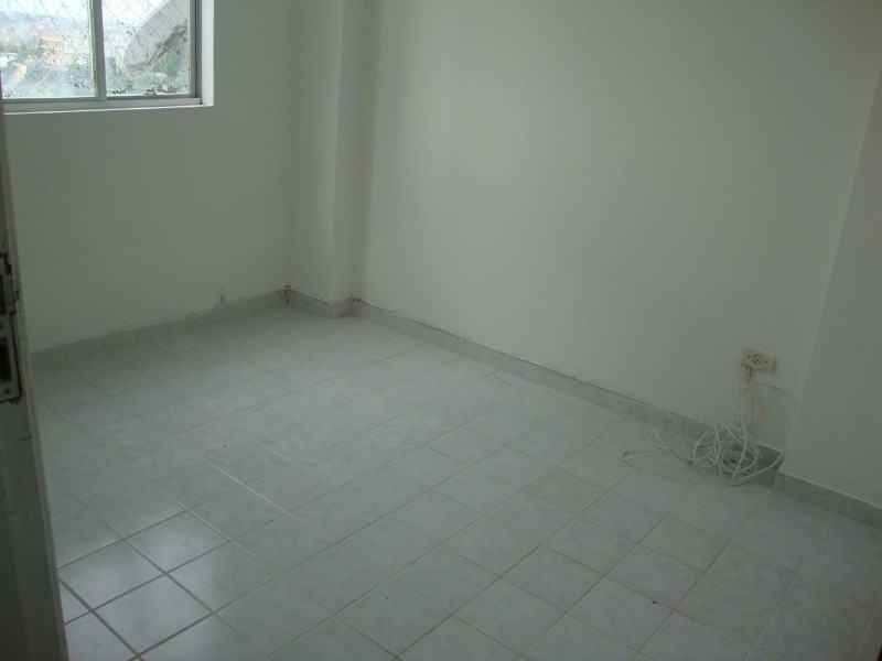 Apartamento à venda com 2 quartos, 60m² - Foto 4