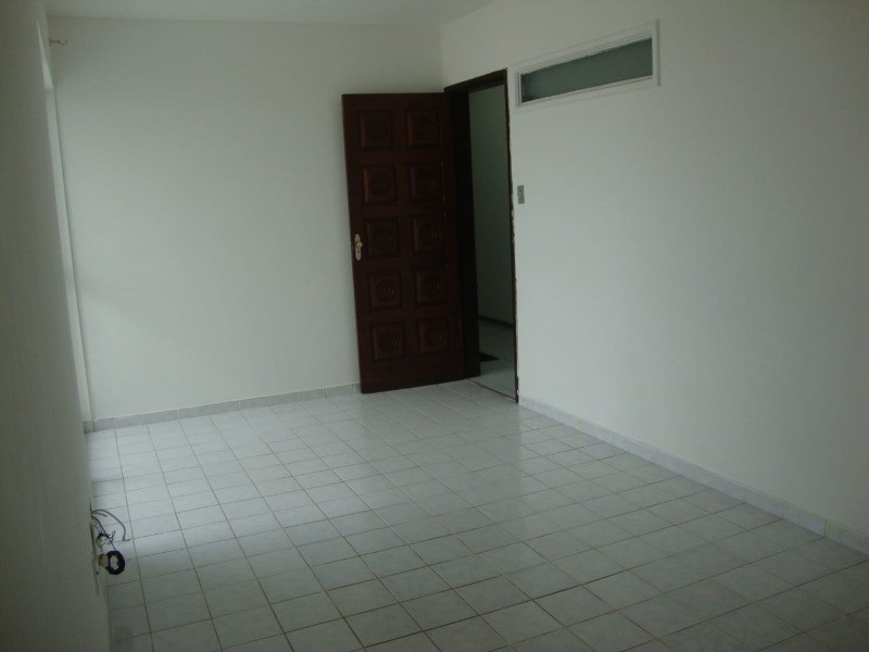 Apartamento à venda com 2 quartos, 60m² - Foto 2