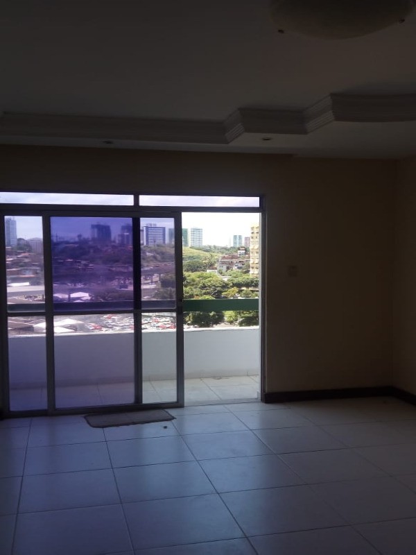 Apartamento à venda com 2 quartos, 75m² - Foto 1