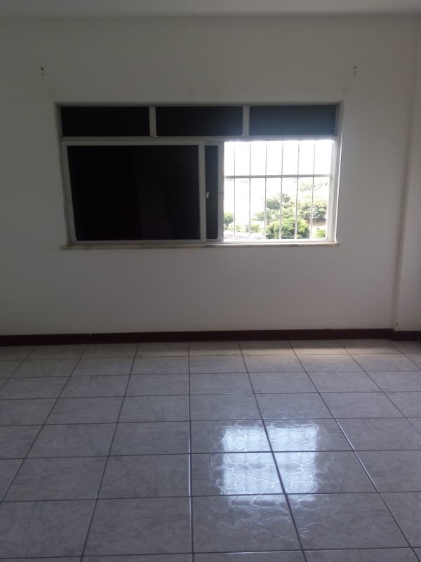 Apartamento à venda com 2 quartos, 75m² - Foto 3