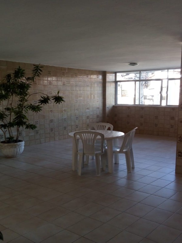 Apartamento à venda com 2 quartos, 70m² - Foto 15