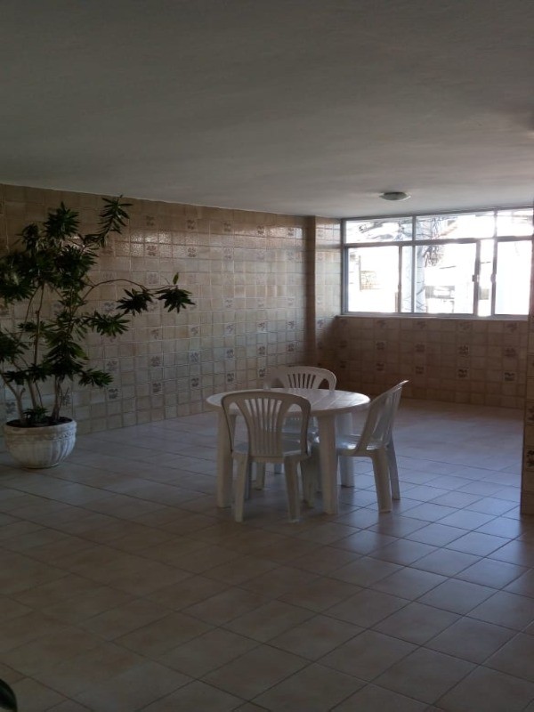 Apartamento à venda com 2 quartos, 70m² - Foto 19