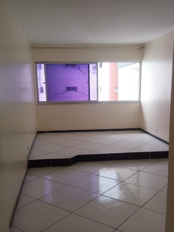 Apartamento à venda com 2 quartos, 70m² - Foto 1