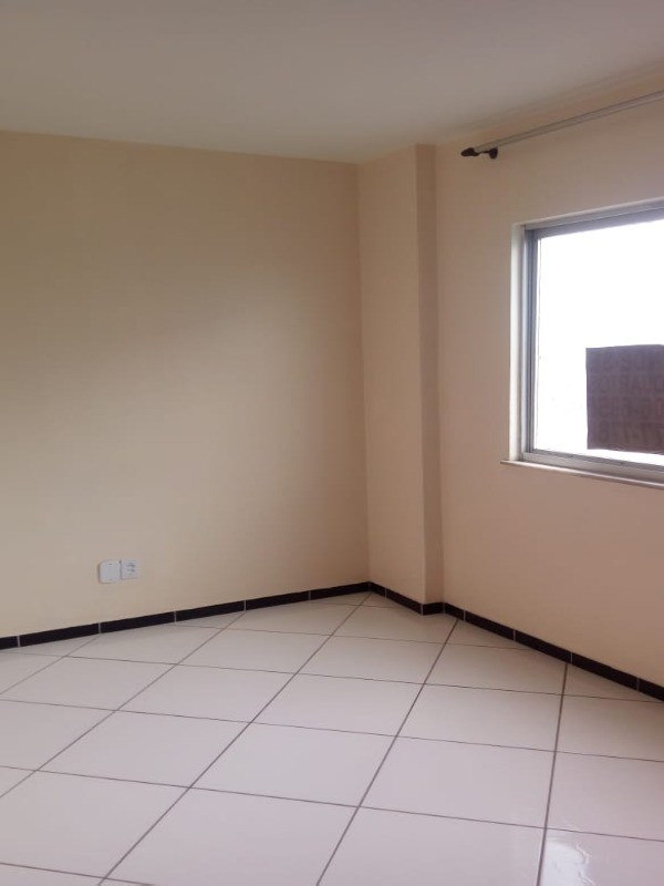 Apartamento à venda com 2 quartos, 70m² - Foto 4