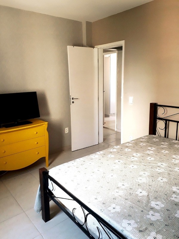 Apartamento à venda com 2 quartos, 70m² - Foto 4