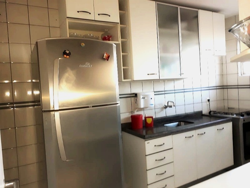 Apartamento à venda com 2 quartos, 70m² - Foto 10