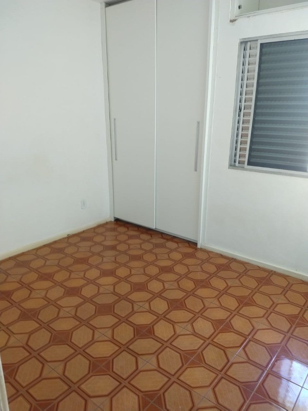 Apartamento à venda com 2 quartos, 80m² - Foto 4