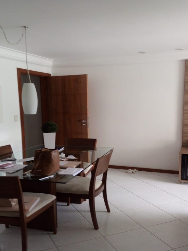 Apartamento à venda com 2 quartos, 72m² - Foto 3