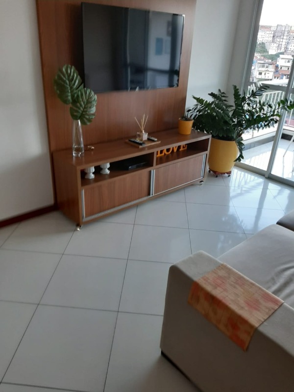 Apartamento à venda com 2 quartos, 65m² - Foto 2