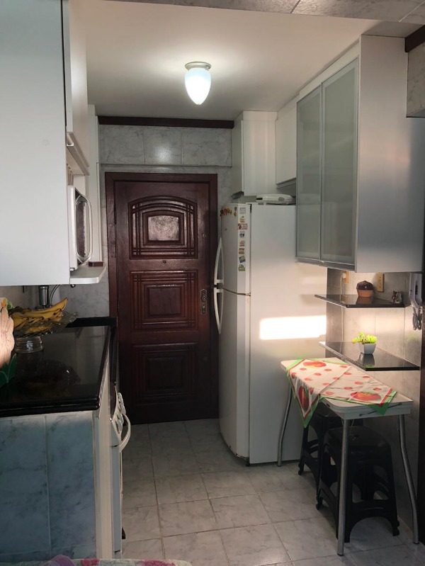 Apartamento à venda com 2 quartos, 70m² - Foto 8