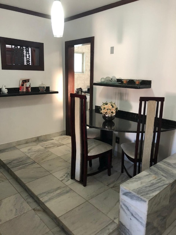 Apartamento à venda com 2 quartos, 70m² - Foto 1