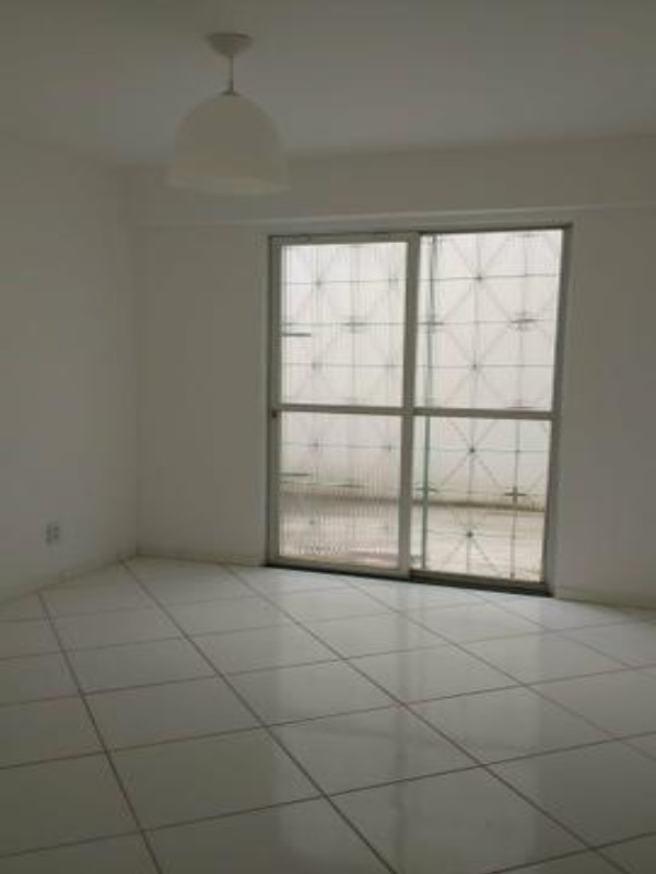 Apartamento à venda com 2 quartos, 80m² - Foto 2