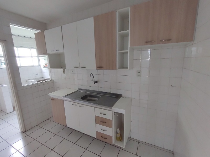 Apartamento à venda com 2 quartos, 73m² - Foto 4