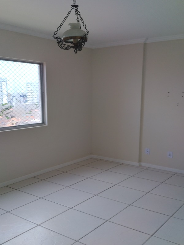 Apartamento à venda com 3 quartos, 70m² - Foto 3