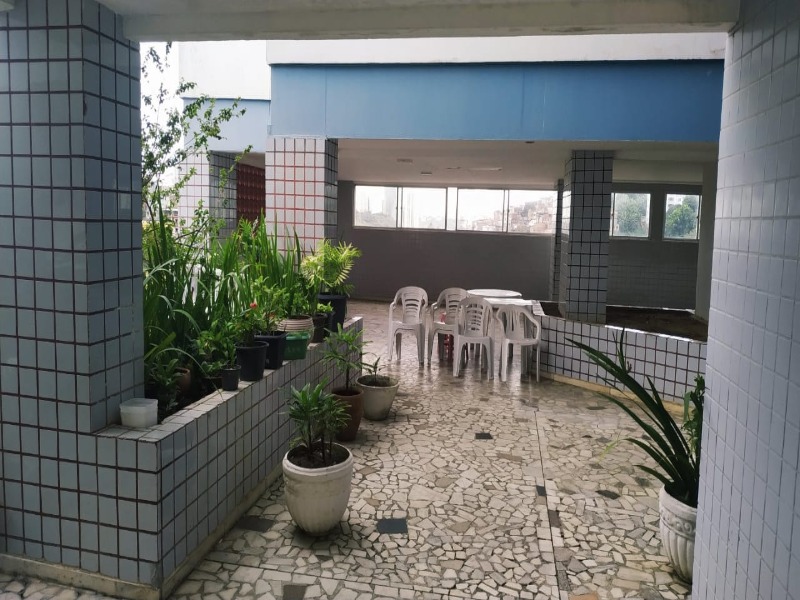 Apartamento à venda com 2 quartos, 70m² - Foto 11