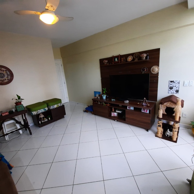 Apartamento à venda com 2 quartos, 75m² - Foto 2