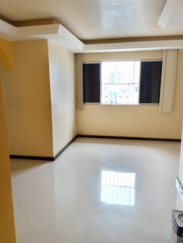 Apartamento à venda com 3 quartos, 70m² - Foto 1